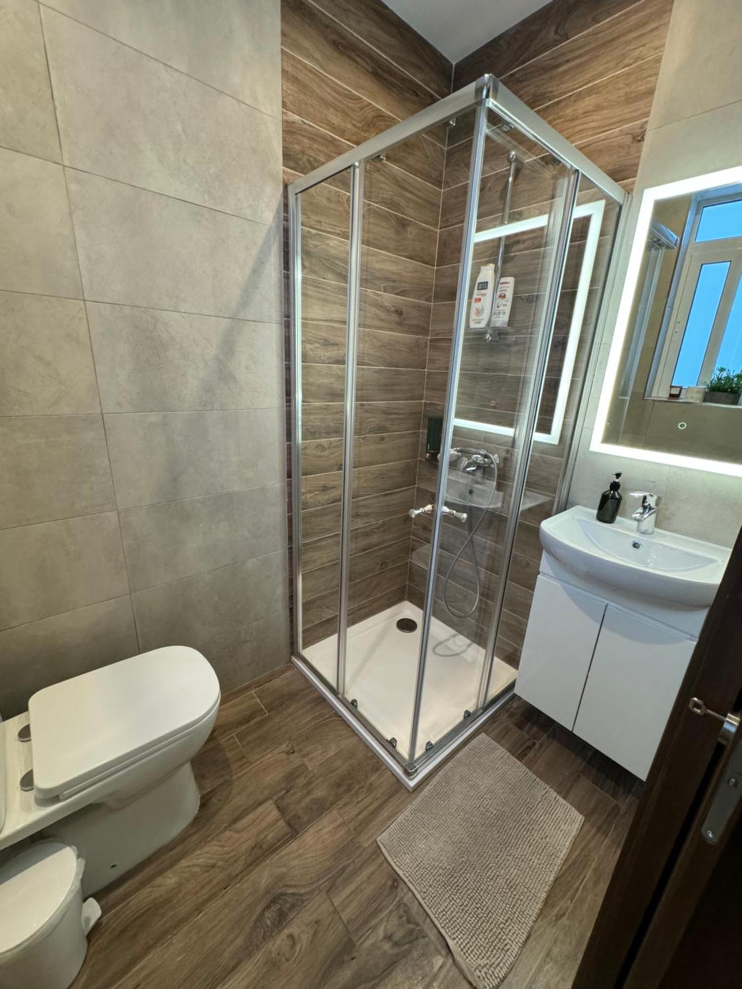 Designer 3 Bedroom And 3 Bathroom Apartment In Swatar Біркіркара Екстер'єр фото