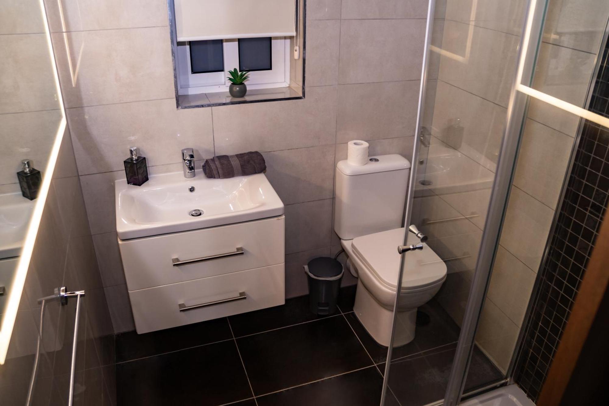 Designer 3 Bedroom And 3 Bathroom Apartment In Swatar Біркіркара Екстер'єр фото